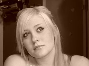 Appetizing blonde with lush hips took off her dress. Thumbnail 11