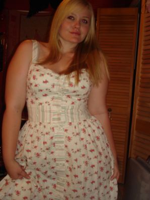 Appetizing blonde with lush hips took off her dress. Thumbnail 14