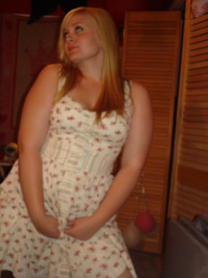 Appetizing blonde with lush hips took off her dress. Thumbnail 15