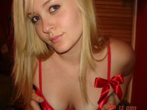 Appetizing blonde with lush hips took off her dress. Thumbnail 32