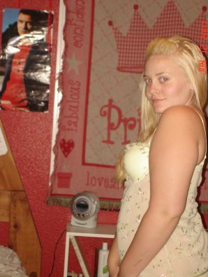 Appetizing blonde with lush hips took off her dress. Thumbnail 46