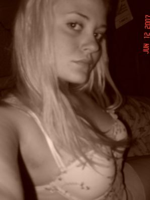 Appetizing blonde with lush hips took off her dress. Thumbnail 50