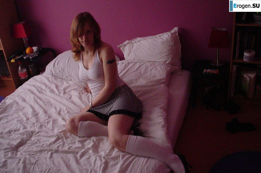 A red-haired student with glasses spread her legs in lace stockings and showed a pussy. Part 2. Slide 39