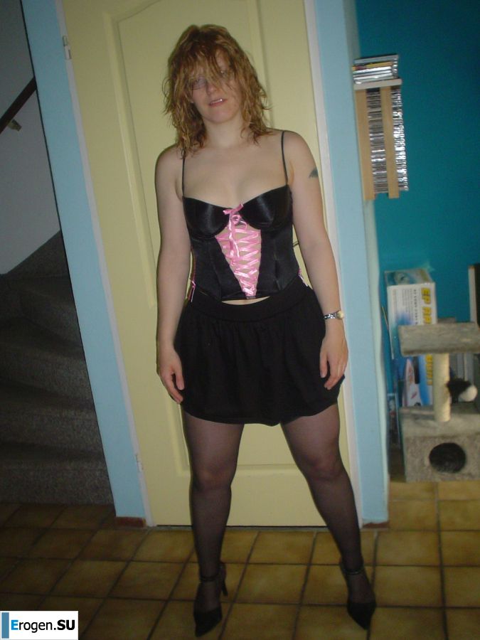 A red-haired student with glasses spread her legs in lace stockings and showed a pussy. Part 2. Slide 51