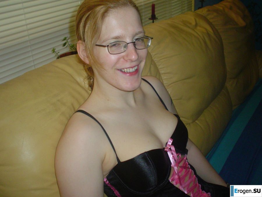 A red-haired student with glasses spread her legs in lace stockings and showed a pussy. Part 2. Slide 54