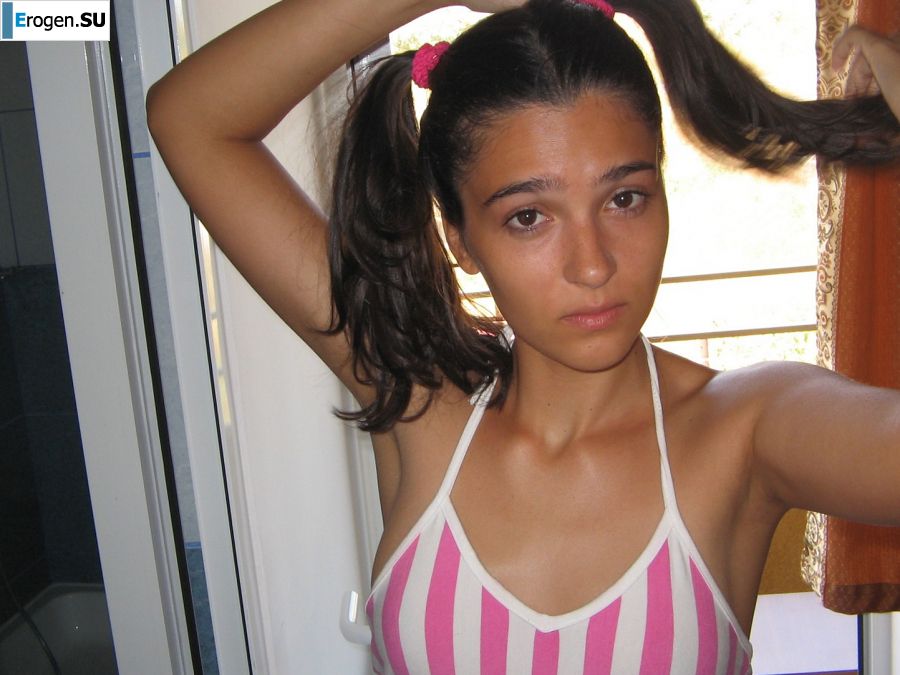 Seductive Latina poses naked on vacation in front of a guy. Part 2. Slide 11