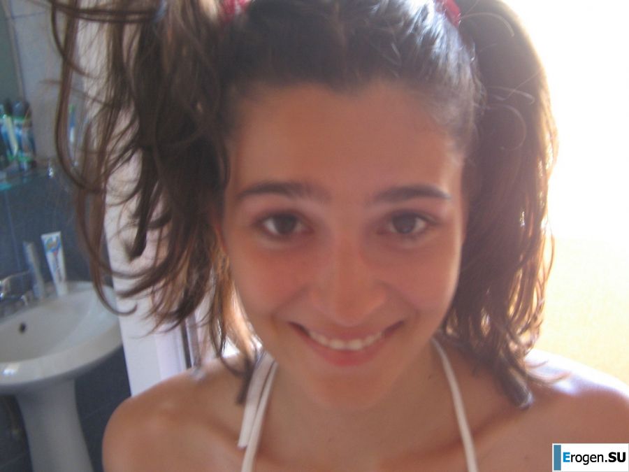 Seductive Latina poses naked on vacation in front of a guy. Part 2. Slide 12