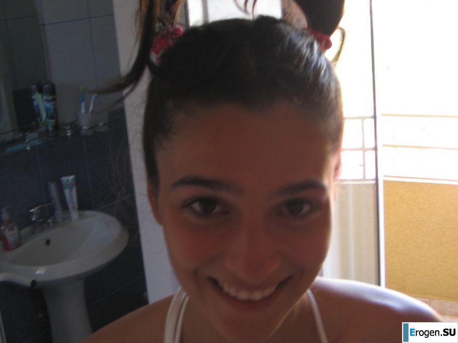 Seductive Latina poses naked on vacation in front of a guy. Part 2. Slide 13