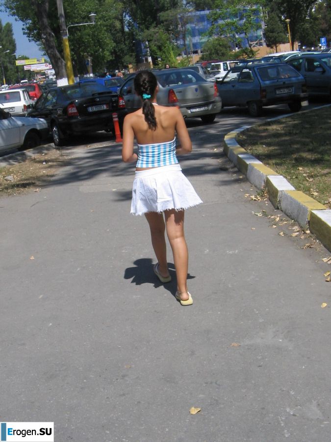 Seductive Latina poses naked on vacation in front of a guy. Part 2. Slide 17