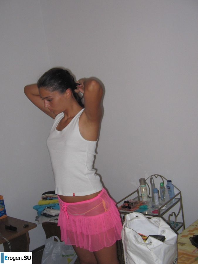 Seductive Latina poses naked on vacation in front of a guy. Part 2. Slide 25