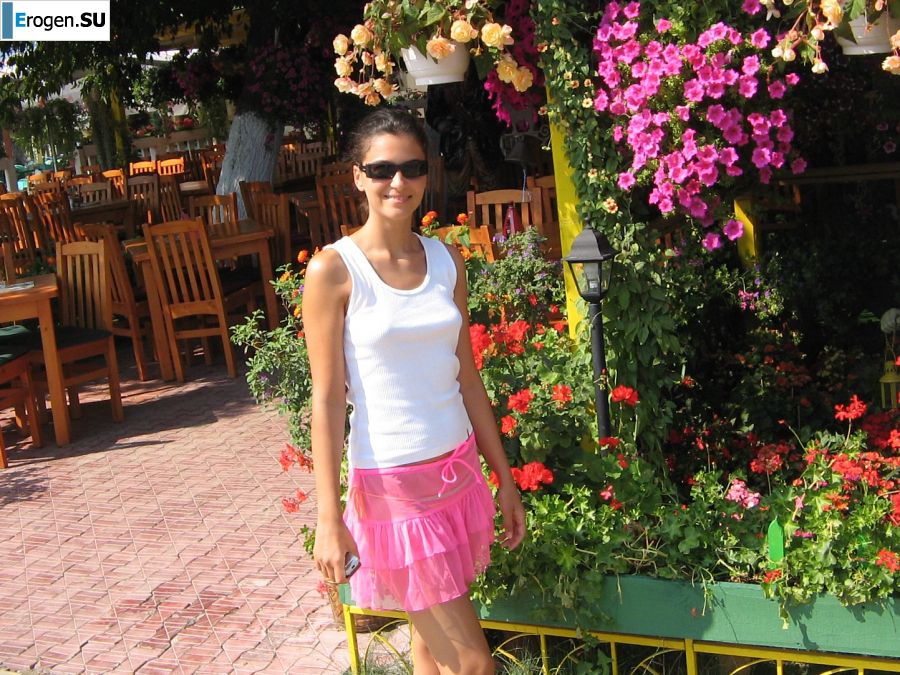 Seductive Latina poses naked on vacation in front of a guy. Part 2. Slide 26
