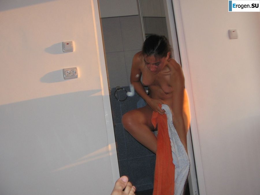 Seductive Latina poses naked on vacation in front of a guy. Part 2. Slide 5