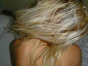 The seductive minx bare and showed a wet pussy. Thumbnail 6
