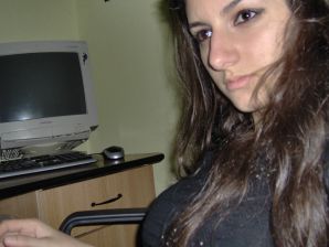 Oriental beauty shows the ass in clothes and without. Thumbnail 16