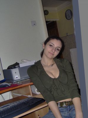 Oriental beauty shows the ass in clothes and without. Thumbnail 27