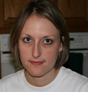 The young wife undressed and showed her fluffy and small tits. Thumbnail 19