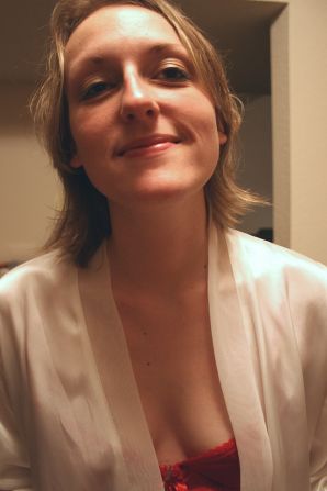 The young wife undressed and showed her fluffy and small tits. Thumbnail 27