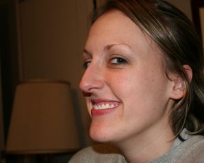 The young wife undressed and showed her fluffy and small tits. Thumbnail 40