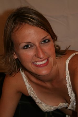 The young wife undressed and showed her fluffy and small tits. Thumbnail 47