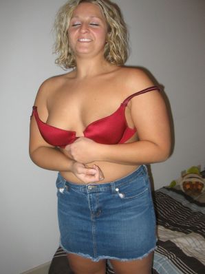 A blonde with curvaceous forms showed a peasant boobs and not only. Part 3. Thumbnail 21