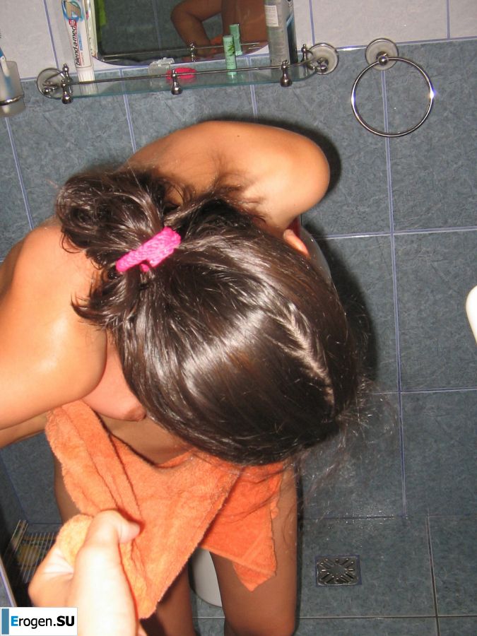 Seductive Latina poses naked on vacation in front of a guy. Part 3. Slide 2