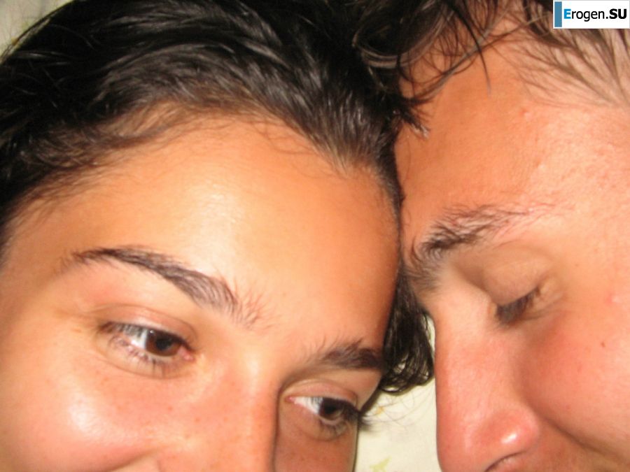 Seductive Latina poses naked on vacation in front of a guy. Part 3. Slide 21