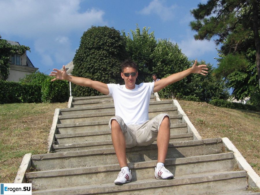 Seductive Latina poses naked on vacation in front of a guy. Part 3. Slide 26