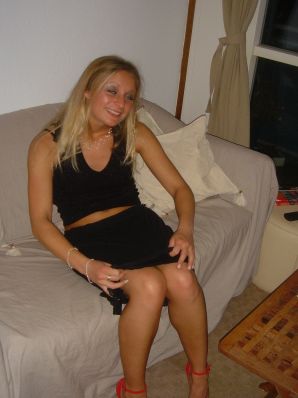 Cute blonde in pink panties showed tight boobs. Part 4. Thumbnail 5