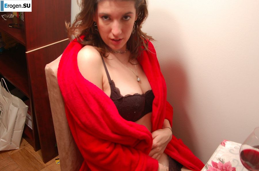 A young woman in red drank and undressed on camera. Part 2. Slide 3