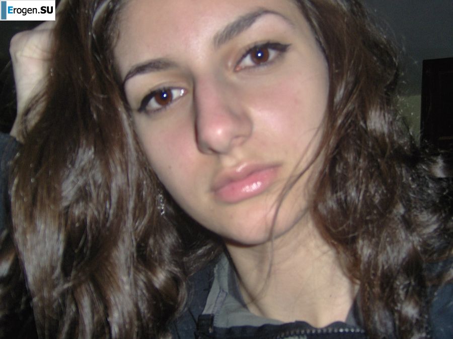 Charming chernovlaska makes a boner to her boyfriend. Slide 22