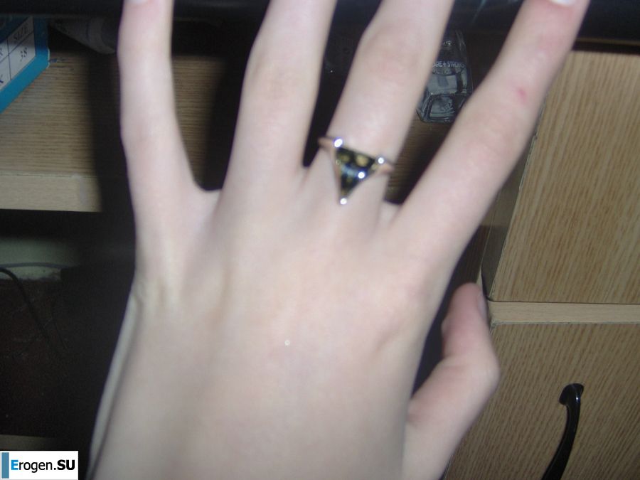 Charming chernovlaska makes a boner to her boyfriend. Slide 26
