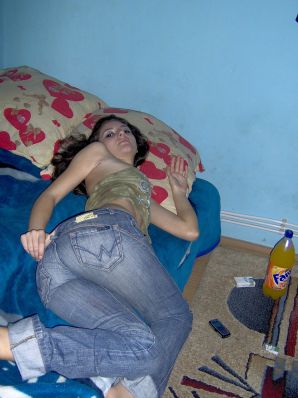 Charming chernovlaska makes a boner to her boyfriend. Thumbnail 15