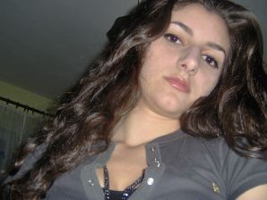 Charming chernovlaska makes a boner to her boyfriend. Thumbnail 24