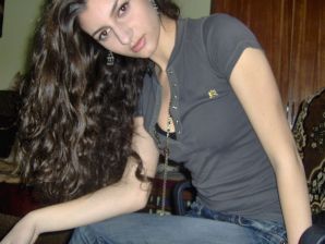 Charming chernovlaska makes a boner to her boyfriend. Thumbnail 25