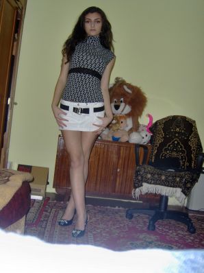 Charming chernovlaska makes a boner to her boyfriend. Thumbnail 34