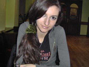 Charming chernovlaska makes a boner to her boyfriend. Thumbnail 9