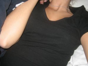 A girl has fun with a guy on vacation - shows her ass and chest. Thumbnail 18