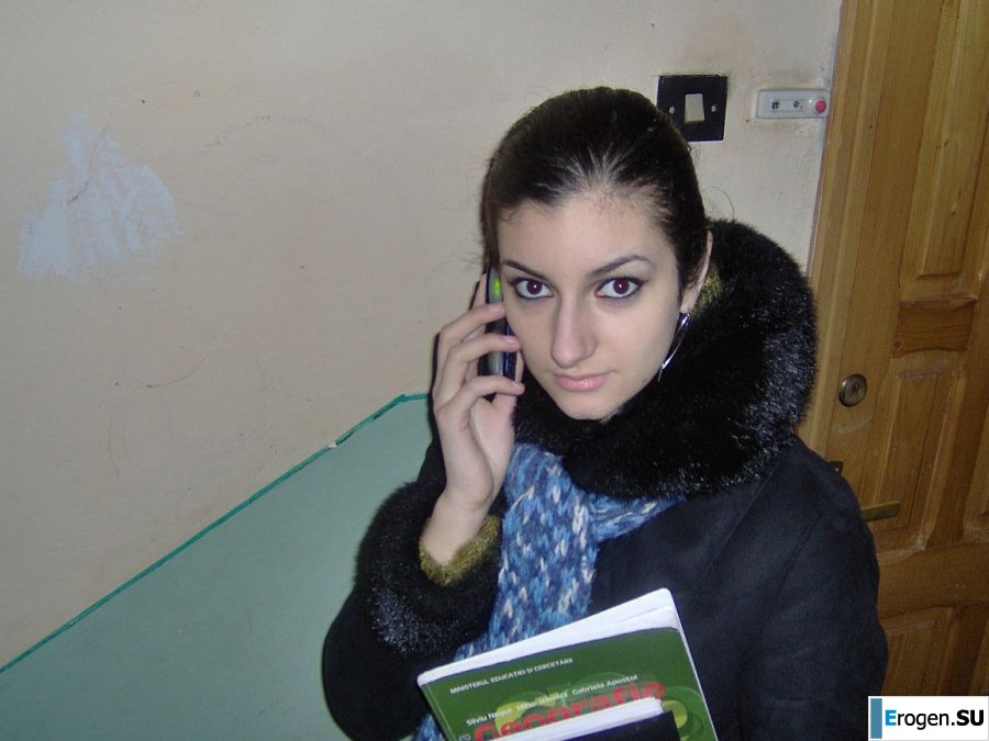 Восточная красавица показывает попку в одежде и без. Часть 4. Слайд 7