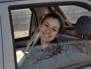 Восточная красавица показывает попку в одежде и без. Часть 4. Миниатюра 14