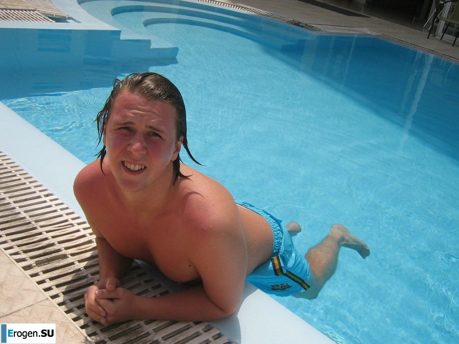 Girl having fun with a guy on vacation - shows her ass and chest. Part 2. Slide 21