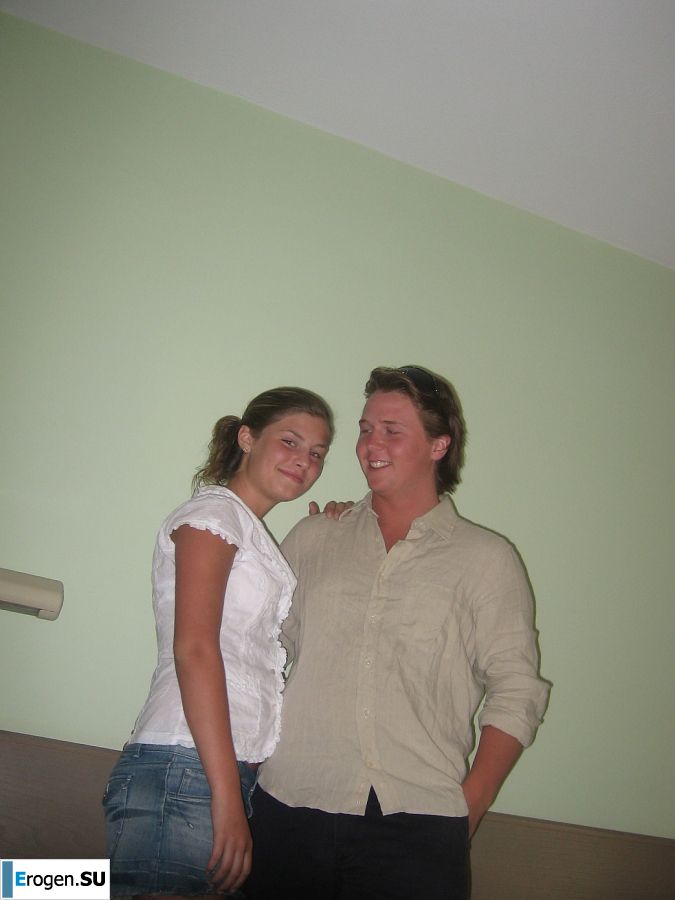 Girl having fun with a guy on vacation - shows her ass and chest. Part 2. Slide 45