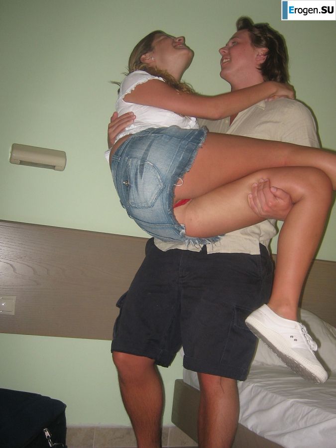 Girl having fun with a guy on vacation - shows her ass and chest. Part 2. Slide 47