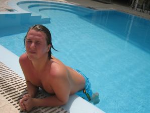 Girl having fun with a guy on vacation - shows her ass and chest. Part 2. Thumbnail 20