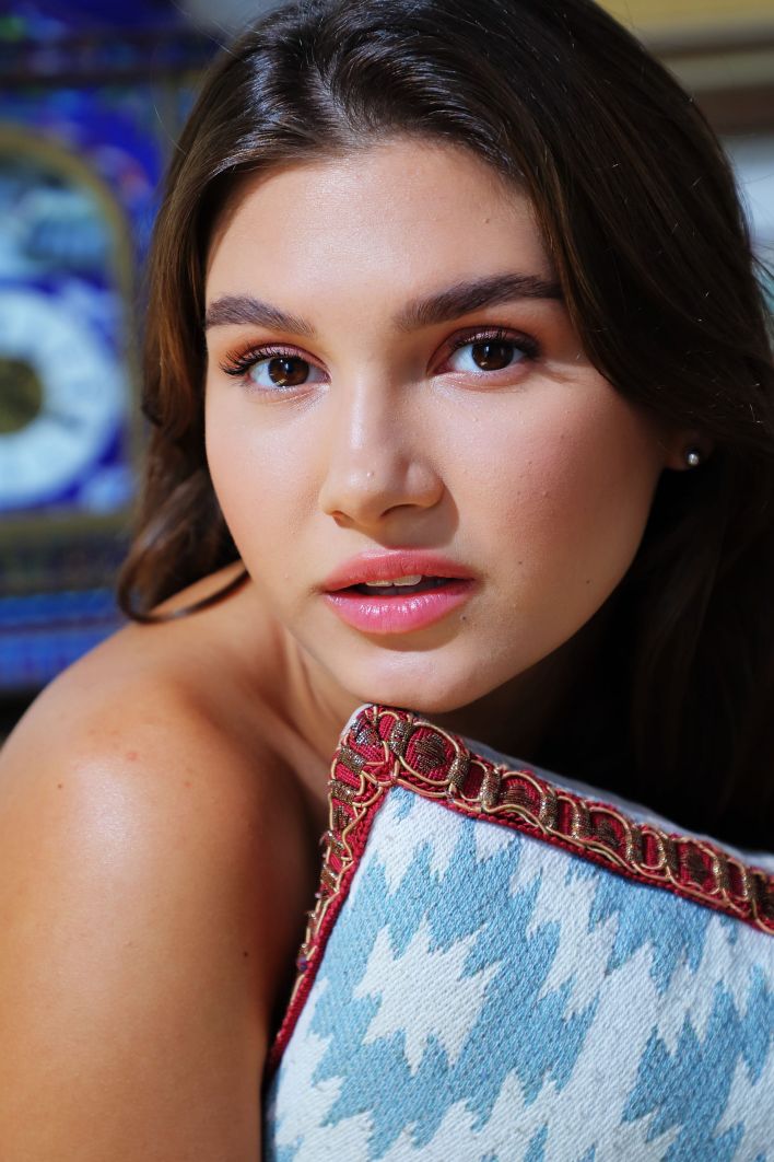 Ellie Luna in Luxury. Part 2. Thumbnail 25
