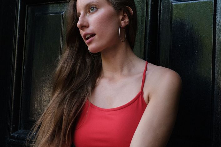 Julie Bernal in Thank You Red. Миниатюра 32