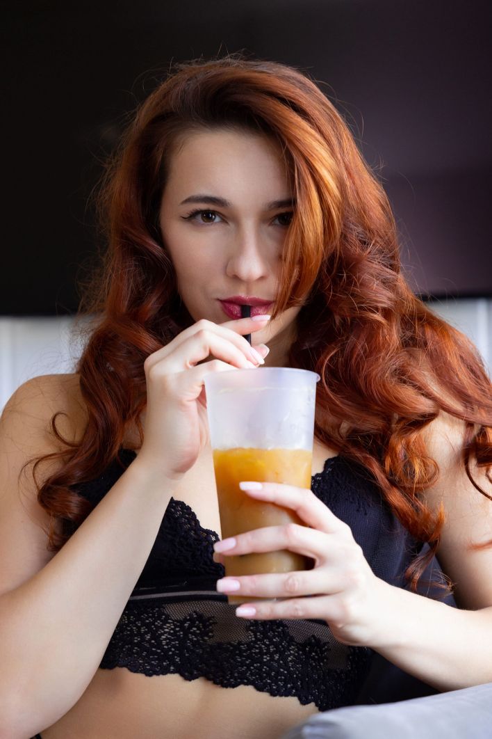 Oxi Bendini in Drink Me In. Part 2. Thumbnail 1