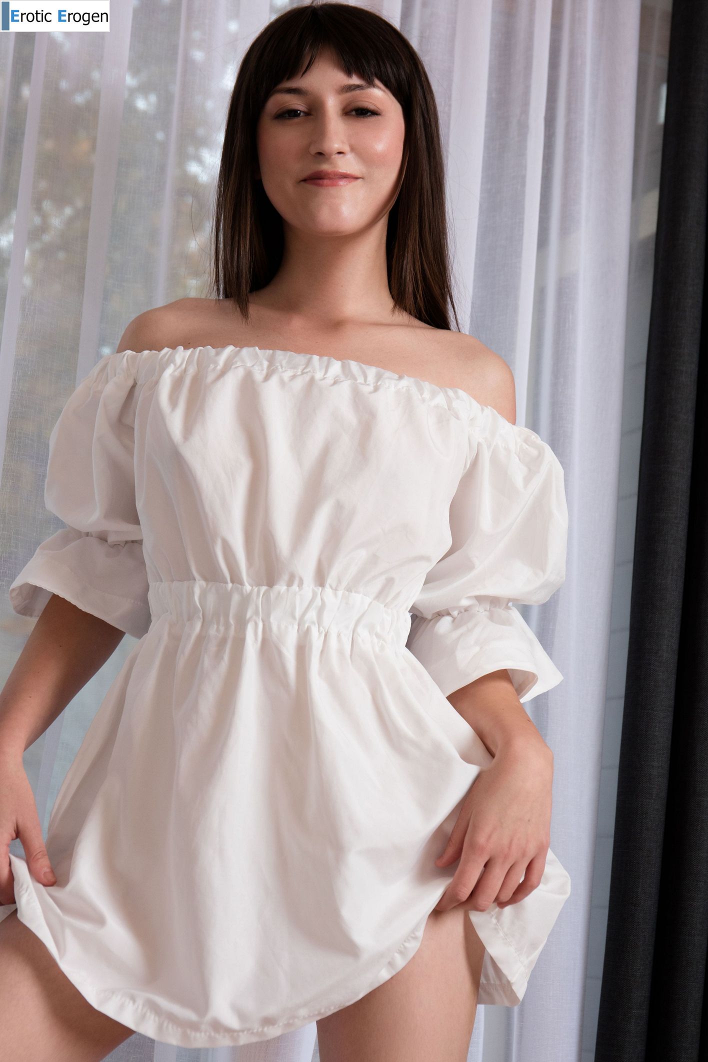 Cora in Sheer Drapes. Фото 3