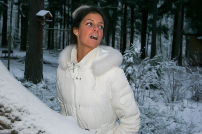 Isabella in Exhibitionist. Thumbnail 17