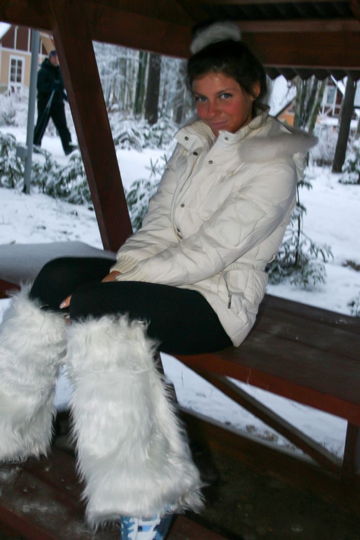 Isabella in Exhibitionist. Thumbnail 3