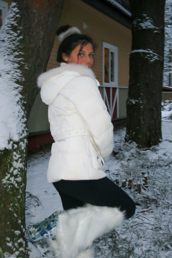 Isabella in Exhibitionist. Thumbnail 53